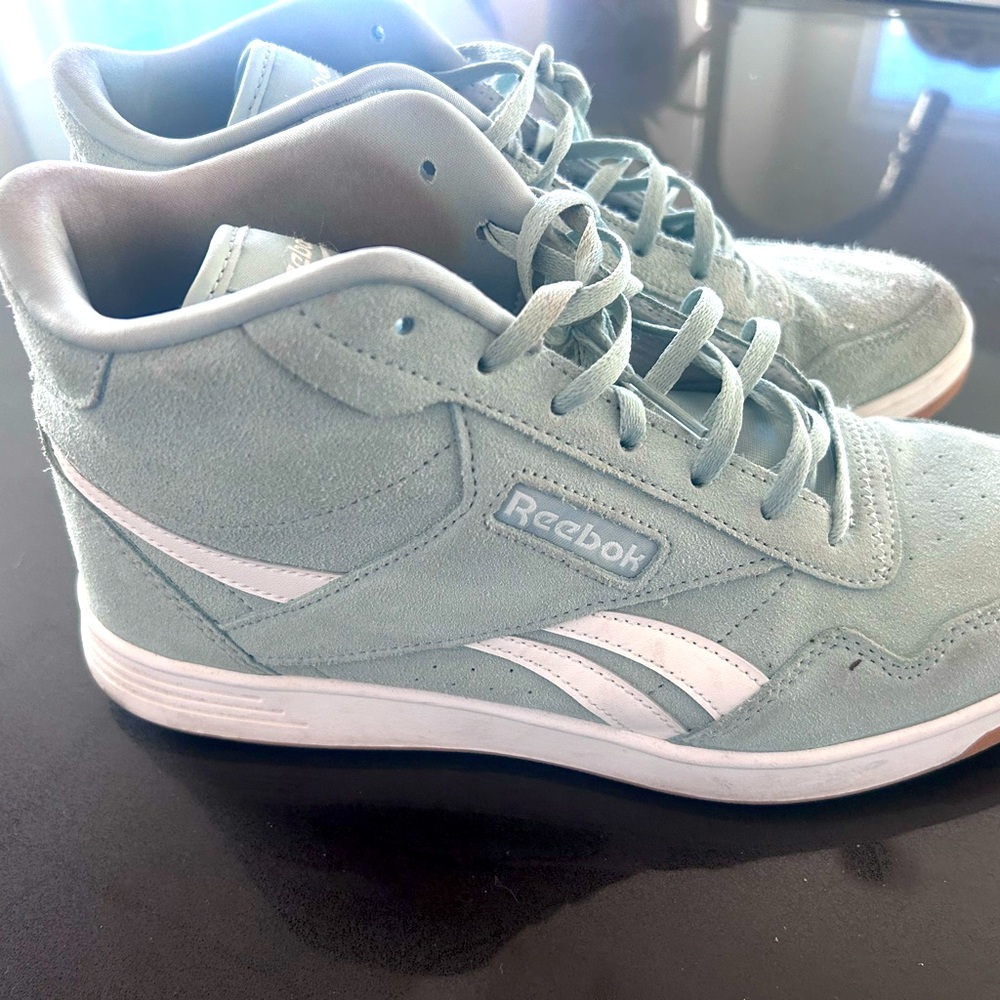 Reebok suede high top women's sneaker shoe soft, mint green size 10